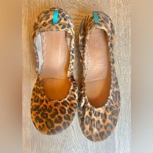 Leopard print Tieks size 9